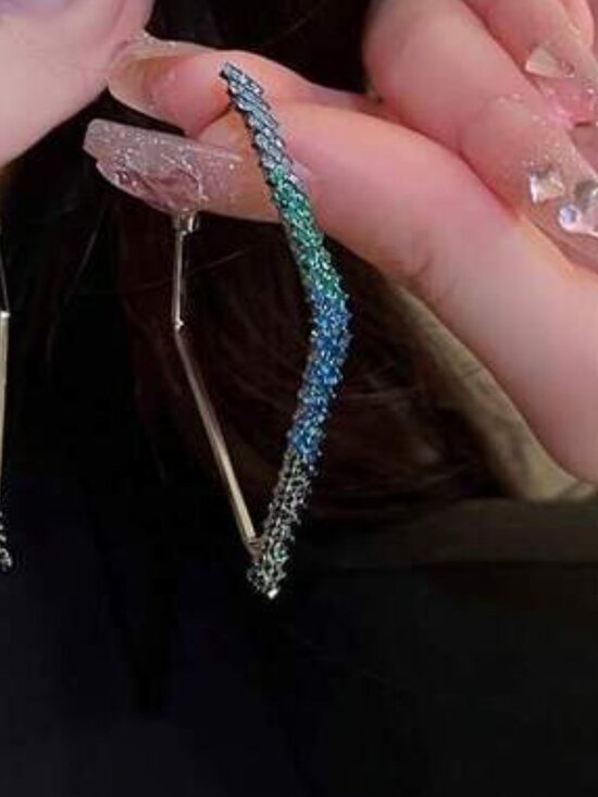 Jewelry - A Pair Of European And American Fashion Dazzling -Shaped Ring Earrings.